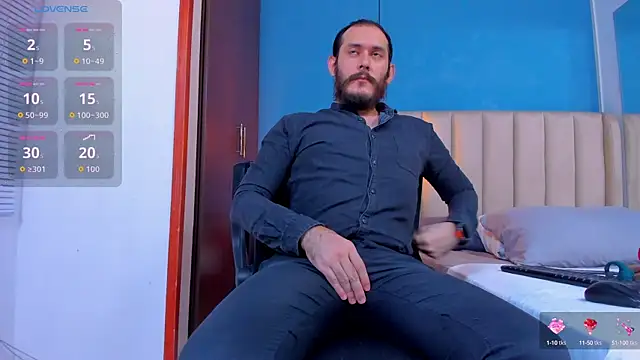 Snapshot of jeanpiere_ chatting on 10.10.25 jeanpiere online show from 10.10.25