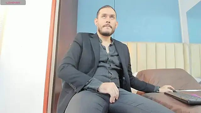 Snapshot of jeanpiere_ chatting on 11.09.25 jeanpiere online show from 11.09.25