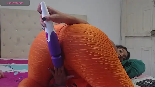 melisacruzz online show from 12.11.24