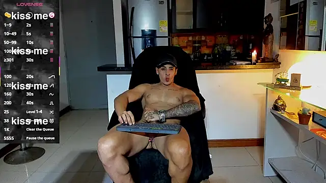 Snapshot of Dominic_Joness chatting on 09.30.25 Dominic Joness online show from 09.30.25