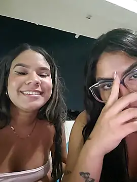 Snapshot of LarissaGaby01 chatting on 03.21.25 LarissaGaby01 online show from 03.21.25