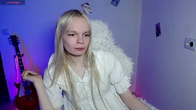 Emily Nyaffee online show from 01.17.26