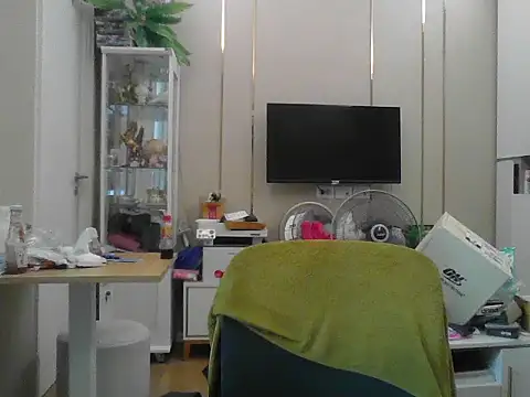 asianBtm11 online show from 09.13.25