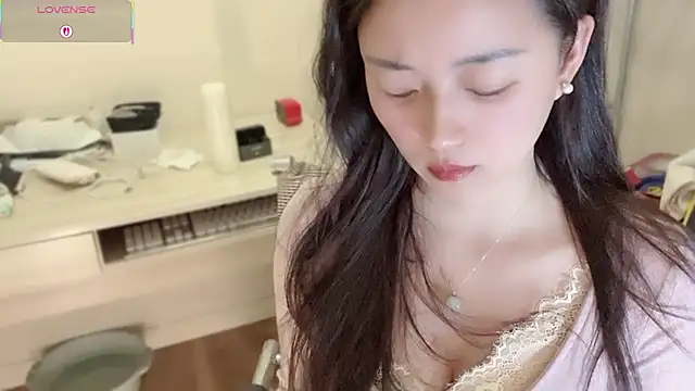 A-xena online show from 11.27.25