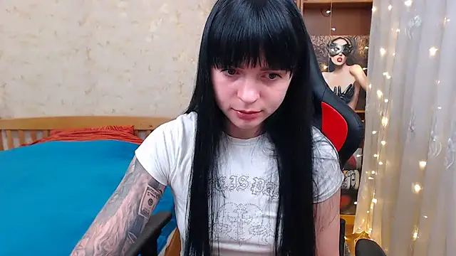 Snapshot of JuicyJess chatting on 03.03.25 JuicyJess online show from 03.03.25