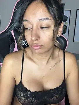 Snapshot of DianaHopson chatting on 02.20.25 DianaHopson online show from 02.20.25