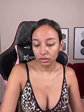 Snapshot of DianaHopson chatting on 03.22.25 DianaHopson online show from 03.22.25