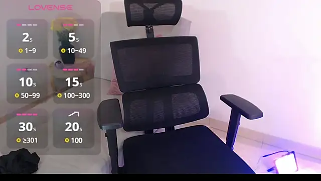 lilian prada online show from 01.21.25