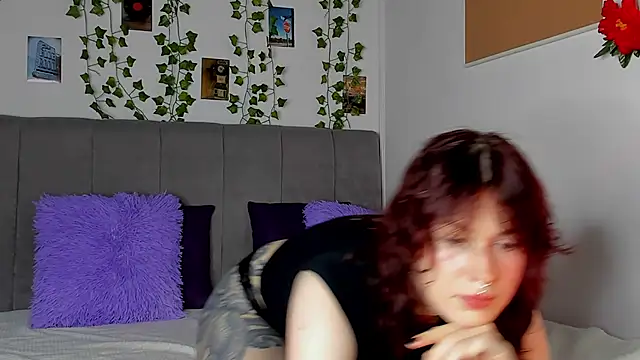 miss Lizzy online show from 10.20.25