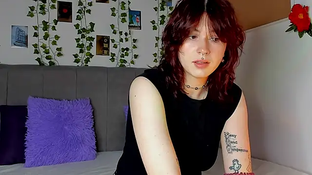 miss Lizzy online show from 11.04.25