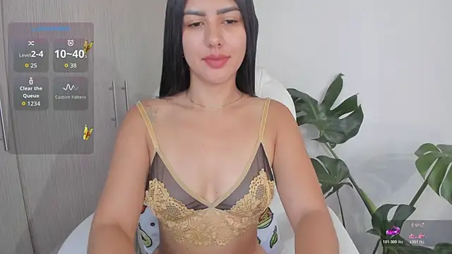 cutewhitneyr online show from 12.15.25