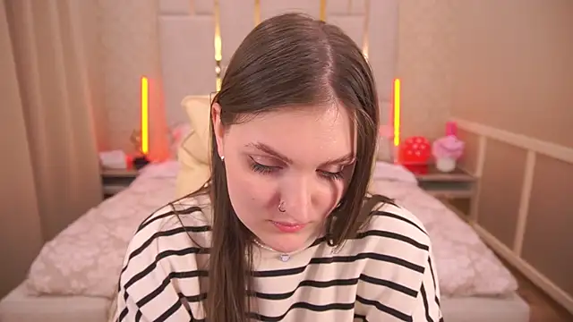 EmmyCharmm online show from 03.06.25