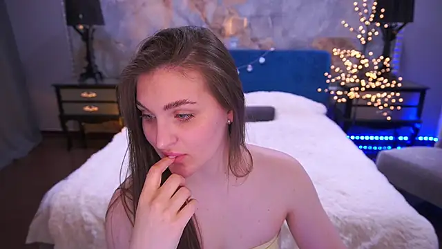 EmmyCharmm online show from 04.20.26