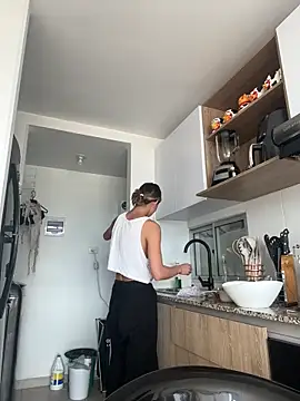 Snapshot of Ameellie chatting on 03.18.25 Ameellie online show from 03.18.25