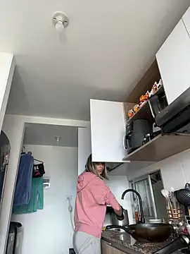 Snapshot of Ameellie chatting on 02.15.26 Ameellie online show from 02.15.26