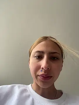 Snapshot of Ameellie chatting on 06.25.26 Ameellie online show from 06.25.26