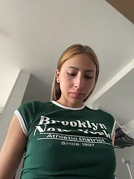 Snapshot of Ameellie chatting on 07.16.26 Ameellie online show from 07.16.26