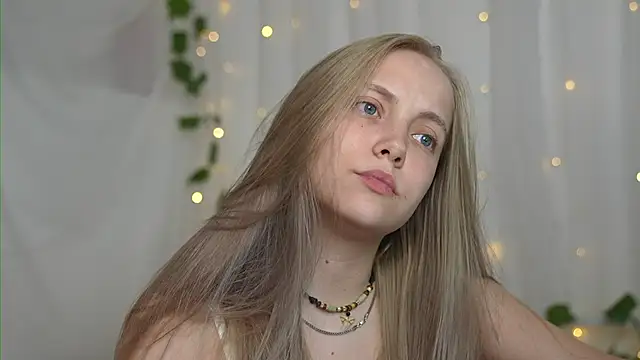 Snapshot of _Appr0ved_ chatting on 09.21.25 Appr0ved online show from 09.21.25