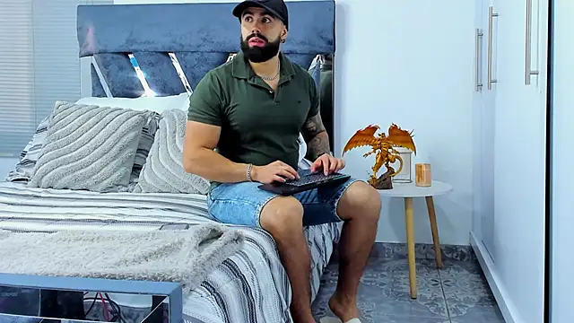 Snapshot of Zack_Froone chatting on 02.11.26 Zack Froone online show from 02.11.26