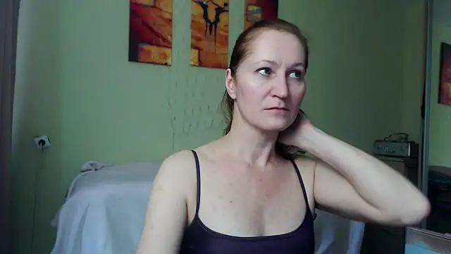 AmellyGrand online show from 12.17.24