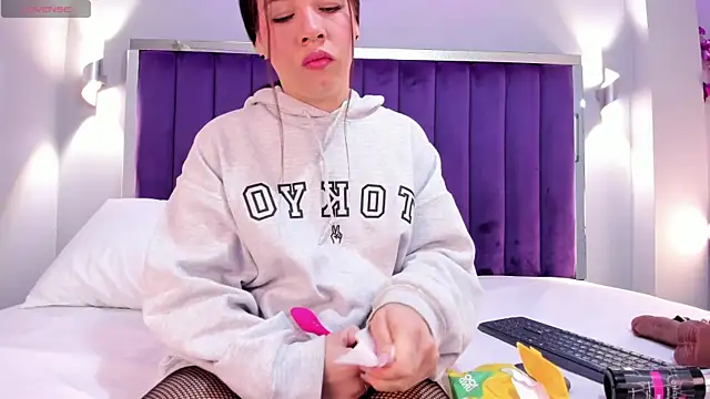 SaraRiley online show from 09.11.25