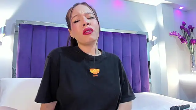 SaraRiley online show from 10.27.25