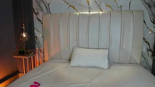 SaraRiley online show from 04.09.26