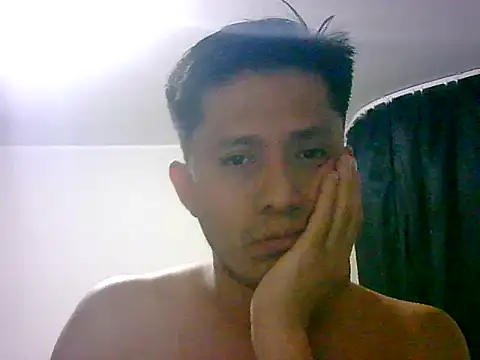 Snapshot of SA-Petrus chatting on 12.05.25 SA-Petrus online show from 12.05.25