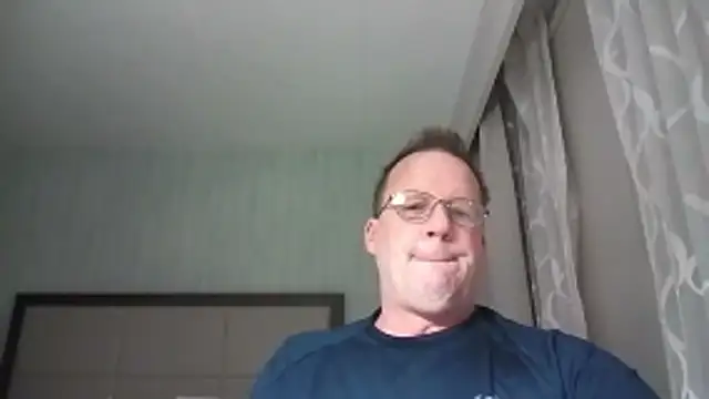 Snapshot of Cockrub1 chatting on 11.05.25 Cockrub1 online show from 11.05.25