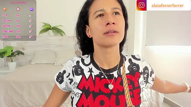 Alaia Ferrer  online show from 02.14.25