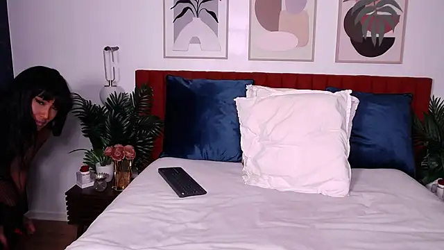 ShanialaFrancaise online show from 11.05.25