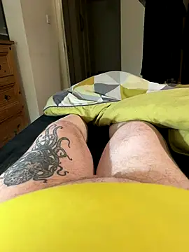 Snapshot of chatting on 11.20.25 online show from 11.20.25