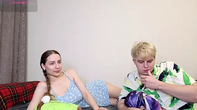 Snapshot of Emily_and_Ilumi chatting on 02.05.26 Emily and Ilumi online show from 02.05.26