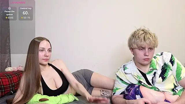 Emily and Ilumi online show from 03.25.26