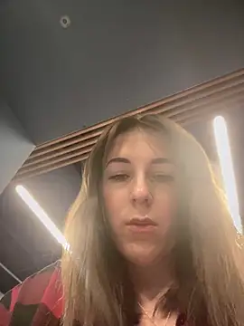 Snapshot of MommmyYummy chatting on 12.12.24 MommmyYummy online show from 12.12.24