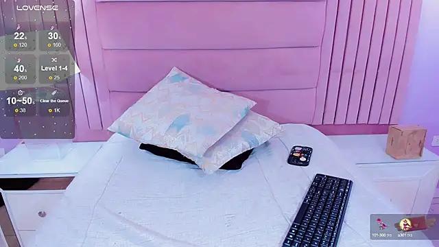 Snapshot of andrea_alvarz chatting on 12.21.24 andrea alvarz online show from 12.21.24