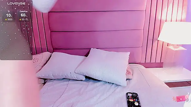 Snapshot of andrea_alvarz chatting on 12.27.24 andrea alvarz online show from 12.27.24