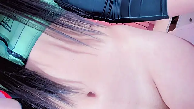 Snapshot of andrea_alvarz chatting on 02.05.25 andrea alvarz online show from 02.05.25