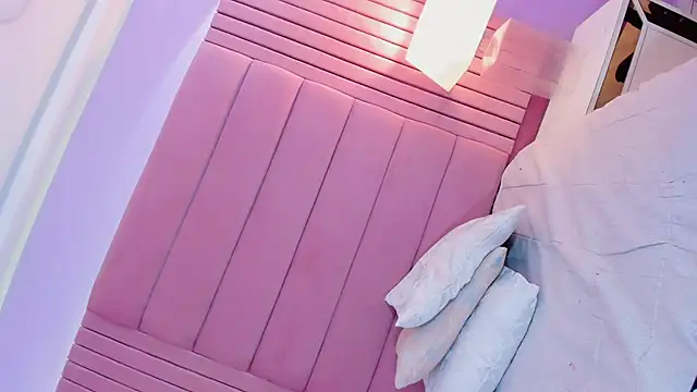 Snapshot of andrea_alvarz chatting on 02.07.25 andrea alvarz online show from 02.07.25