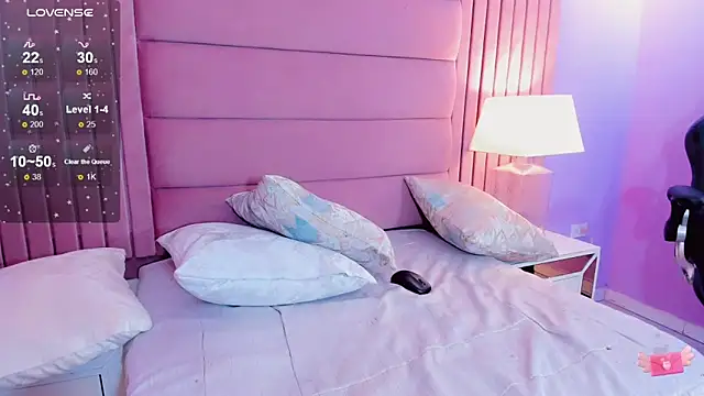 Snapshot of andrea_alvarz chatting on 02.14.25 andrea alvarz online show from 02.14.25