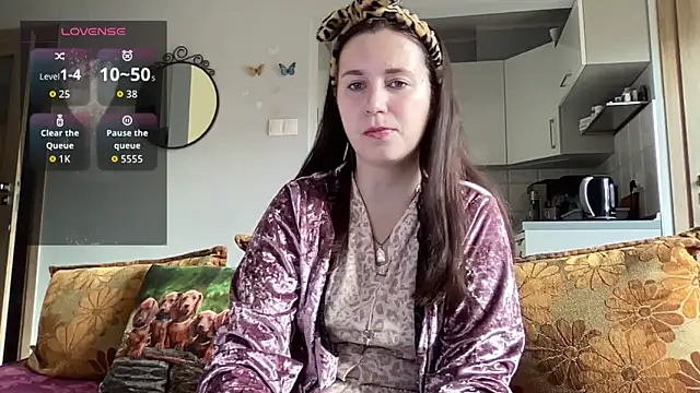 Snapshot of Teylor_Love chatting on 10.23.25 Teylor Love online show from 10.23.25