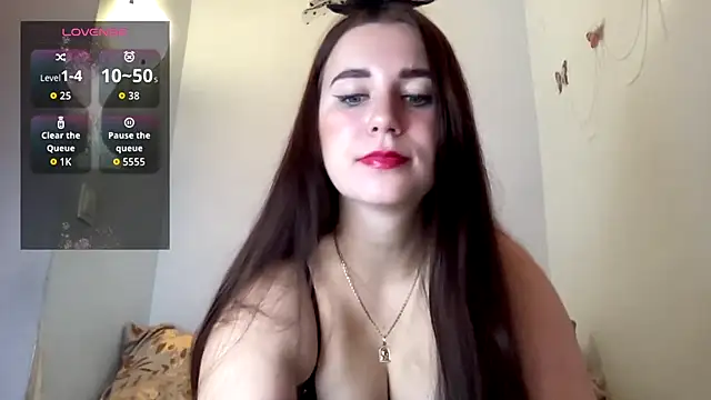Snapshot of Teylor_Love chatting on 12.16.25 Teylor Love online show from 12.16.25