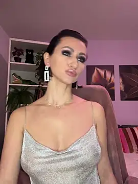 Snapshot of KatyEvanss chatting on 12.13.24 KatyEvanss online show from 12.13.24