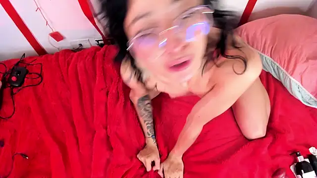 Cloe Leee online show from 02.07.25