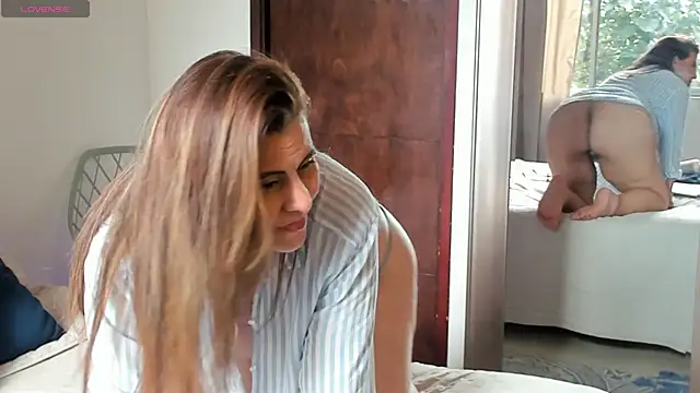 Snapshot of V_monse chatting on 05.29.26 V monse online show from 05.29.26