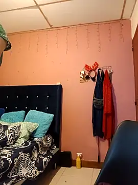 EllisW8 online show from 03.10.25