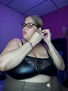 EllisW8 online show from 09.17.25