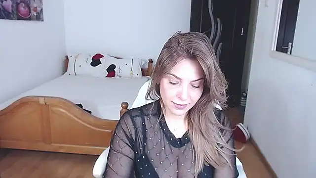 Snapshot of evamaria2024 chatting on 10.29.25 evamaria2024 online show from 10.29.25