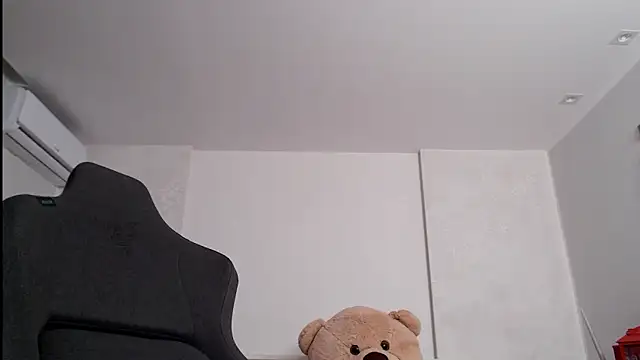 Smileyouarehere online show from 03.16.25