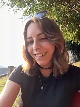 Mia Railey online show from 10.16.25